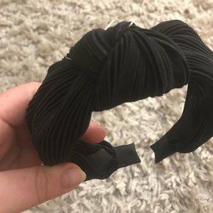 NWT Textured Knot Headband